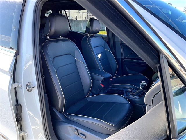 2022 Volkswagen Tiguan 2.0T SEL R-Line - Photo 11