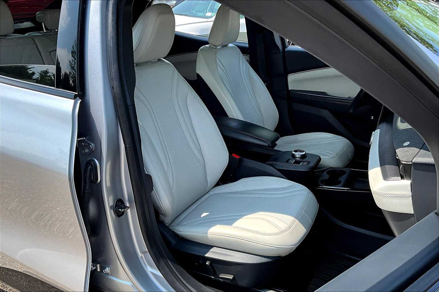 2021 Ford Mustang Mach-E Premium - Photo 11