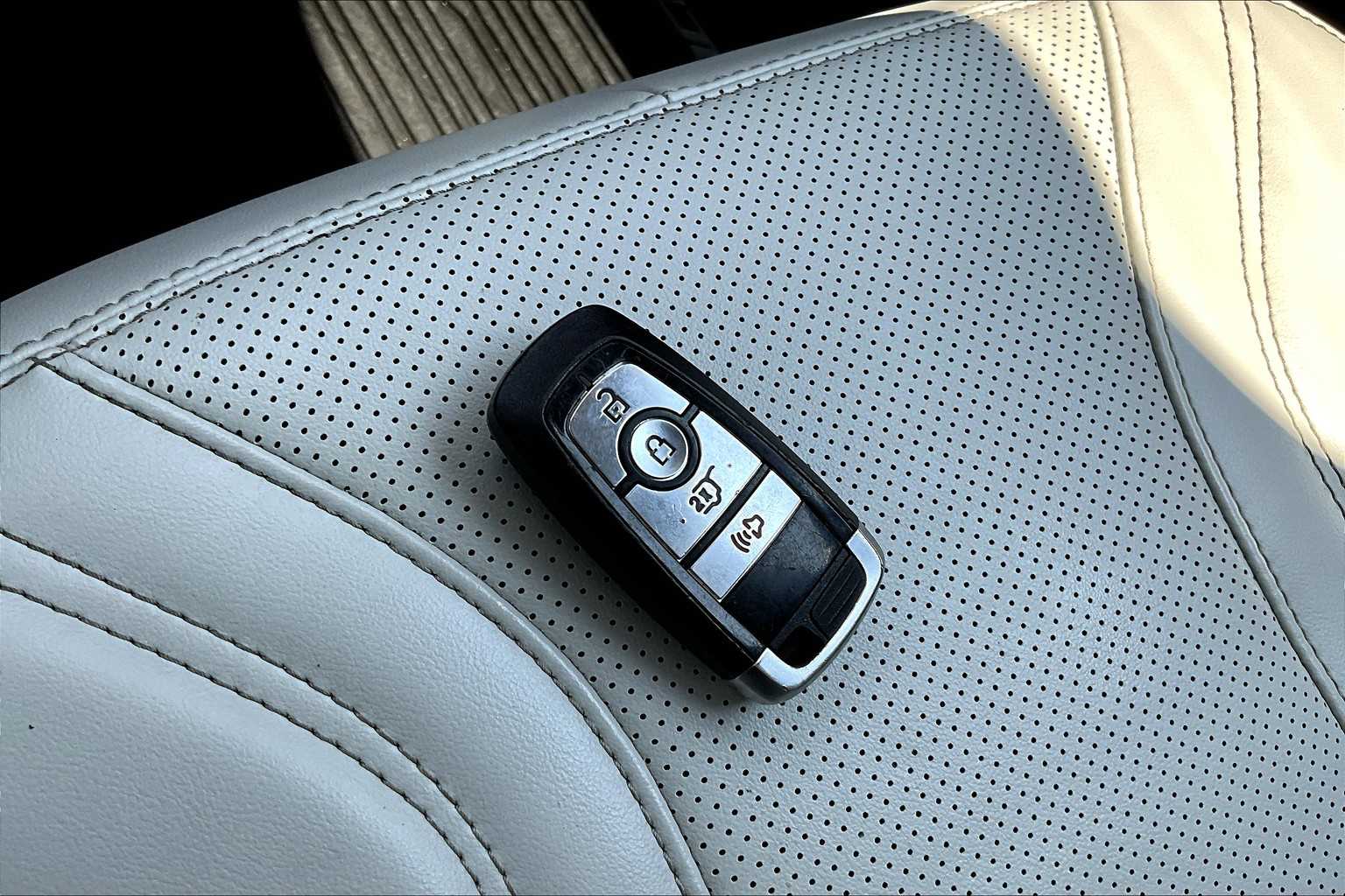 2021 Ford Mustang Mach-E Premium - Photo 29