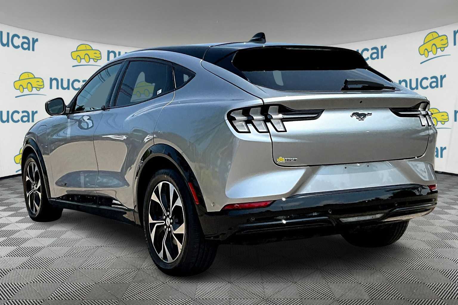 2021 Ford Mustang Mach-E Premium - Photo 4