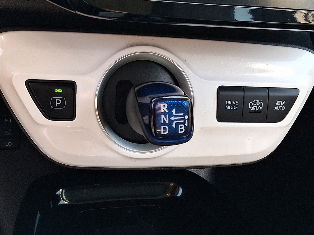 2017 Toyota Prius Prime HYBRID - Photo 15