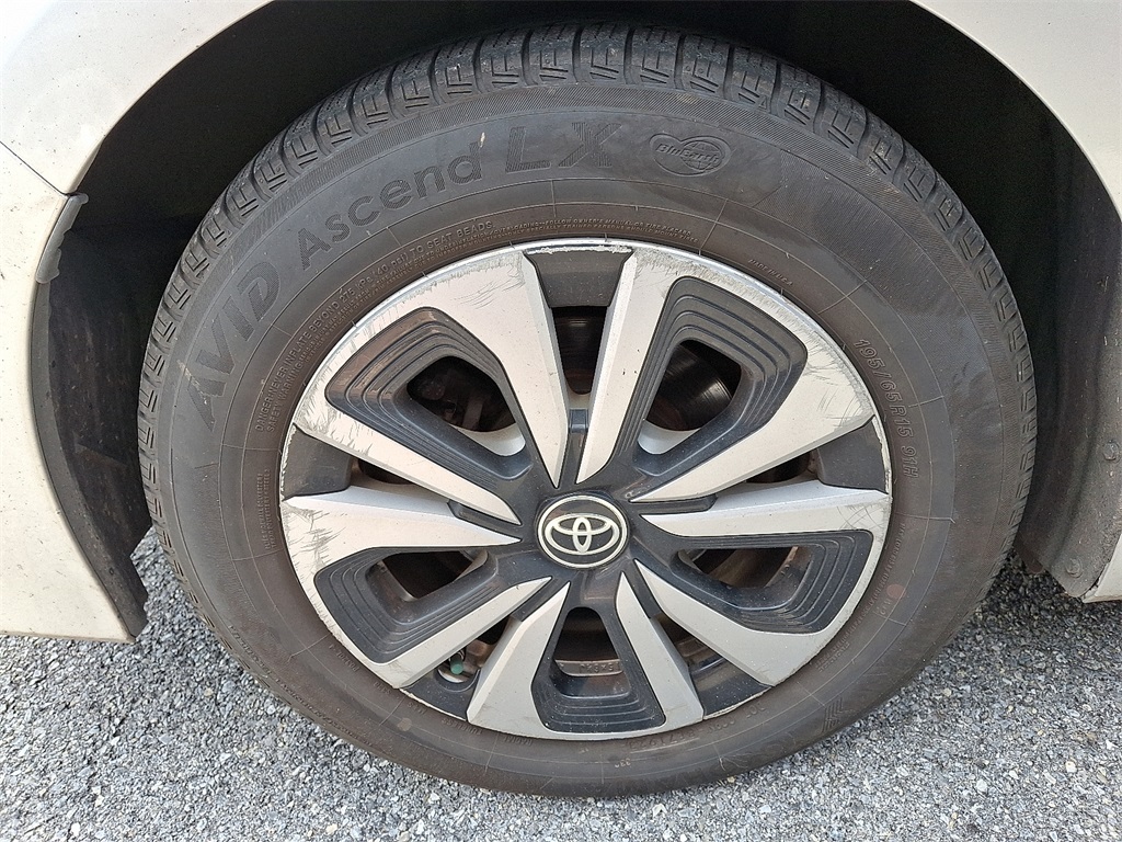 2017 Toyota Prius Prime HYBRID - Photo 7