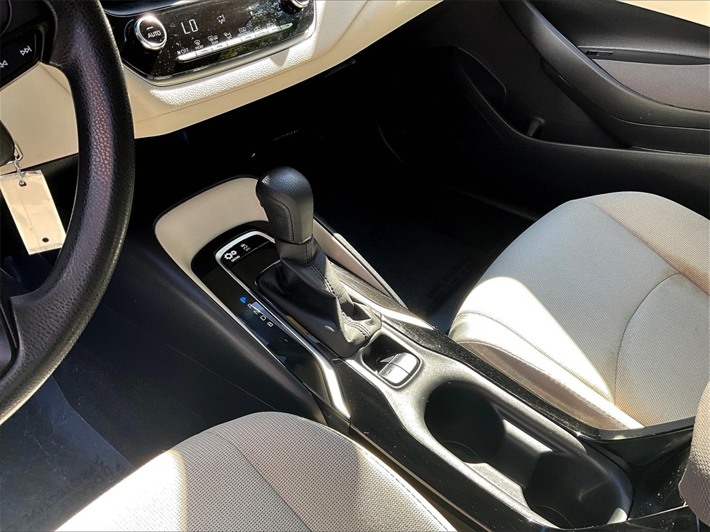 2021 Toyota Corolla LE - Photo 15