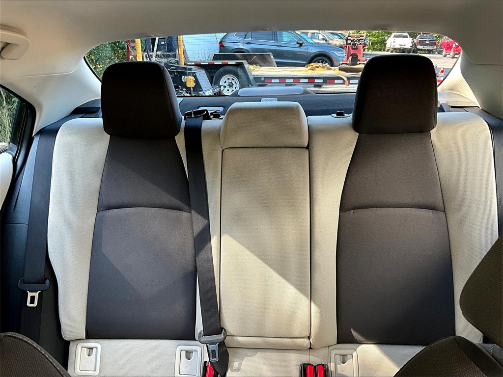 2021 Toyota Corolla LE - Photo 16