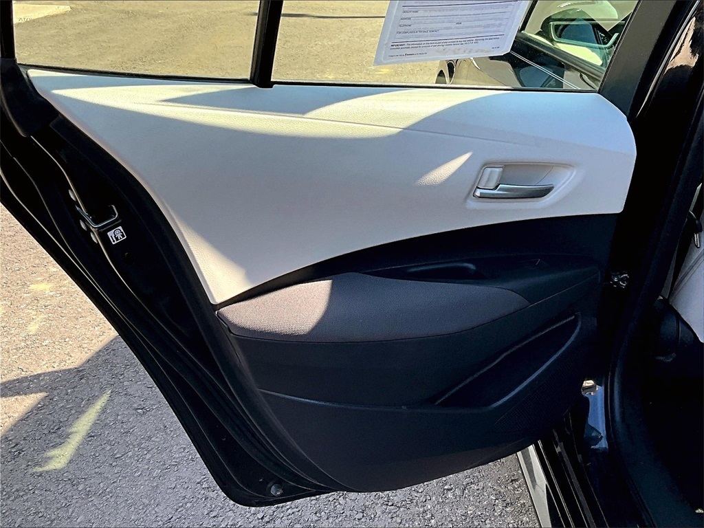 2021 Toyota Corolla LE - Photo 21