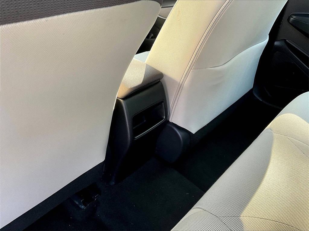 2021 Toyota Corolla LE - Photo 24
