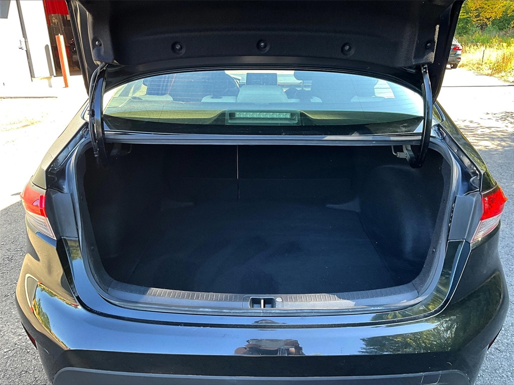 2021 Toyota Corolla LE - Photo 25