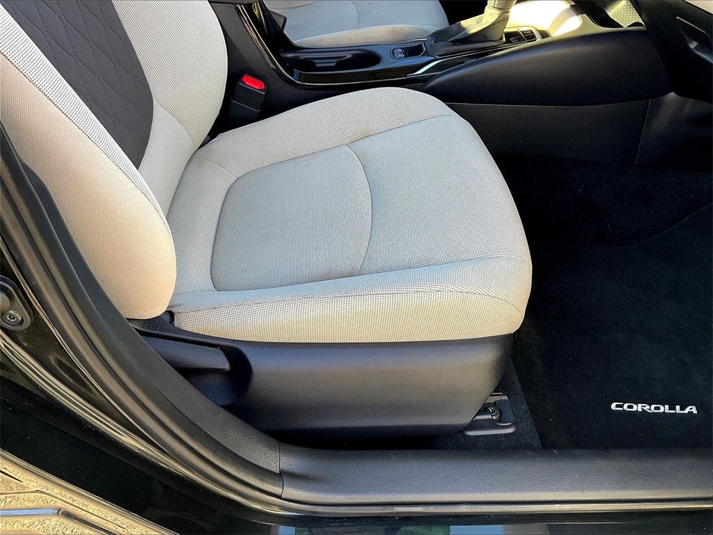 2021 Toyota Corolla LE - Photo 33