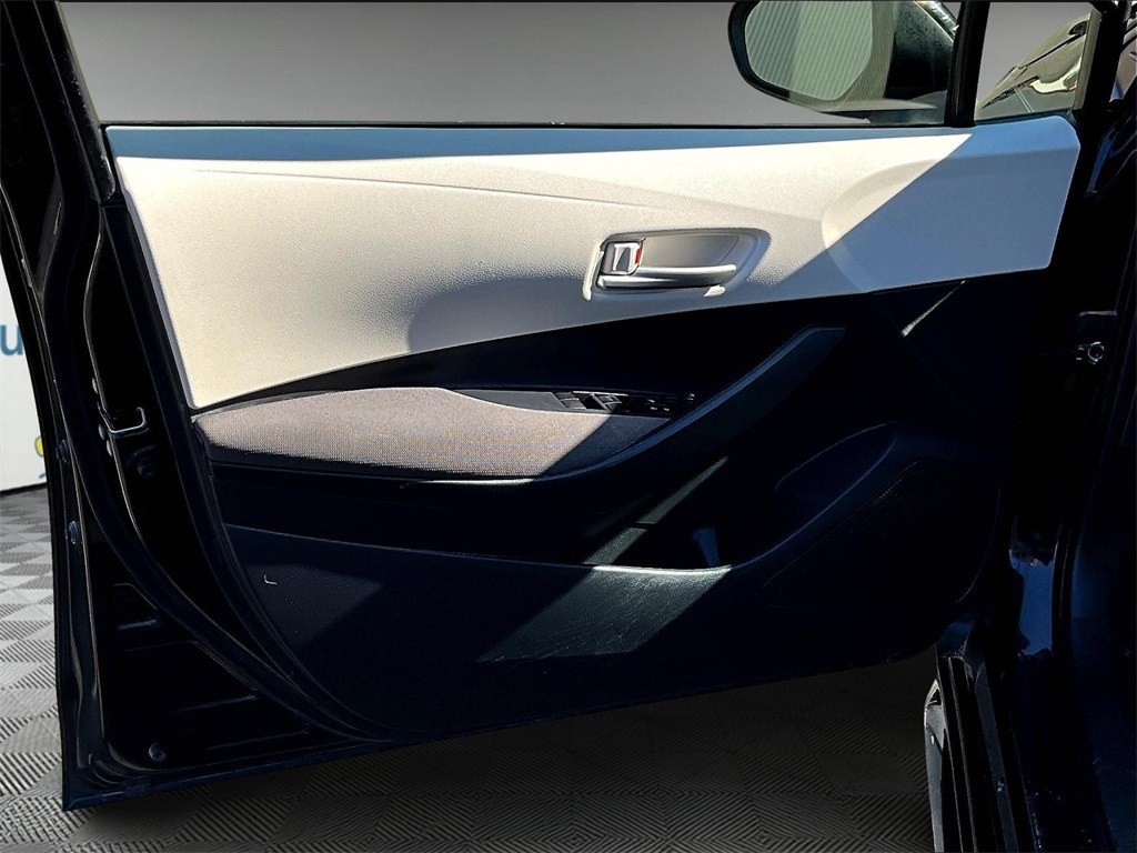 2021 Toyota Corolla LE - Photo 10