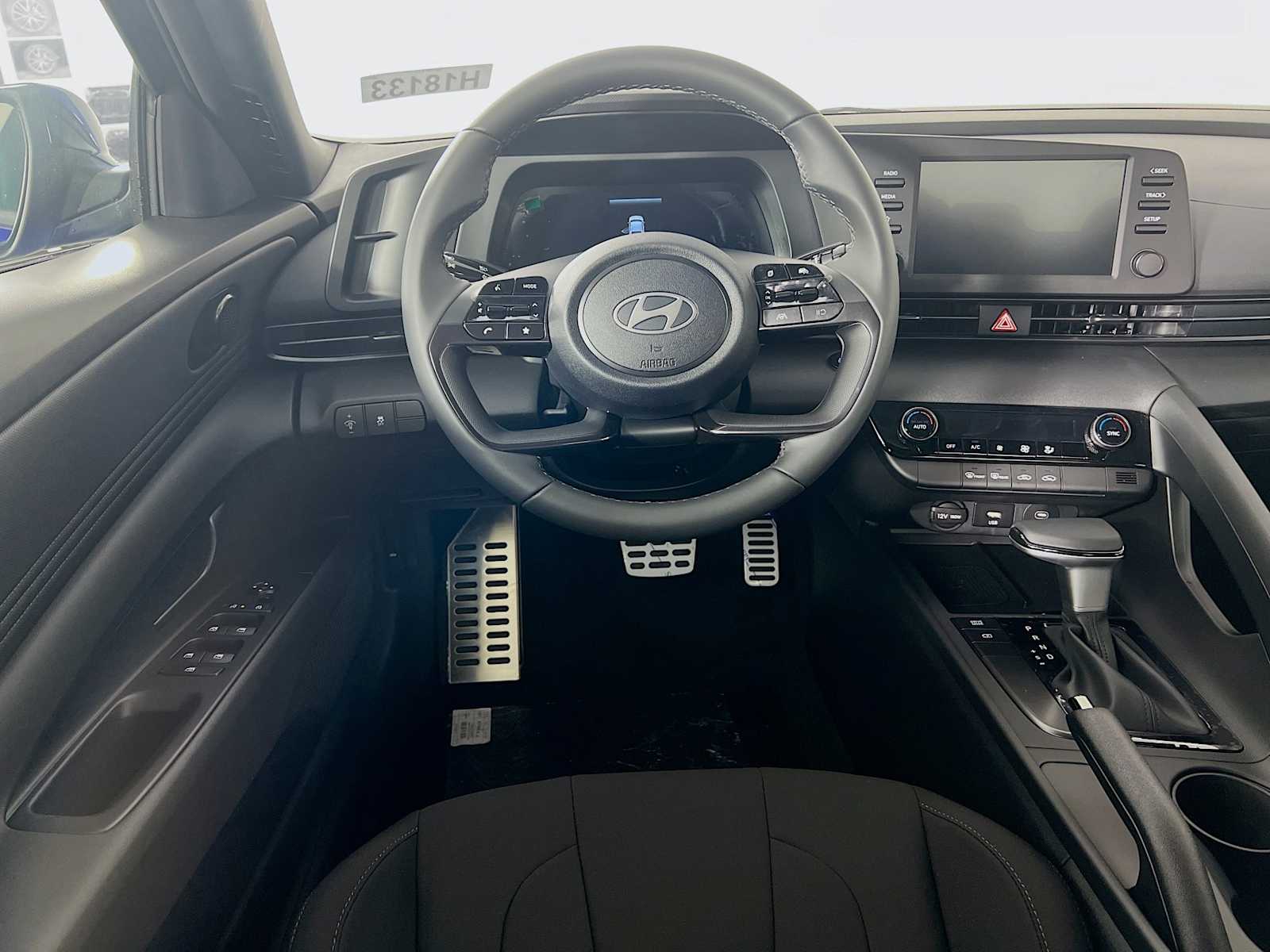 2025 Hyundai Elantra SEL Sport - Photo 14