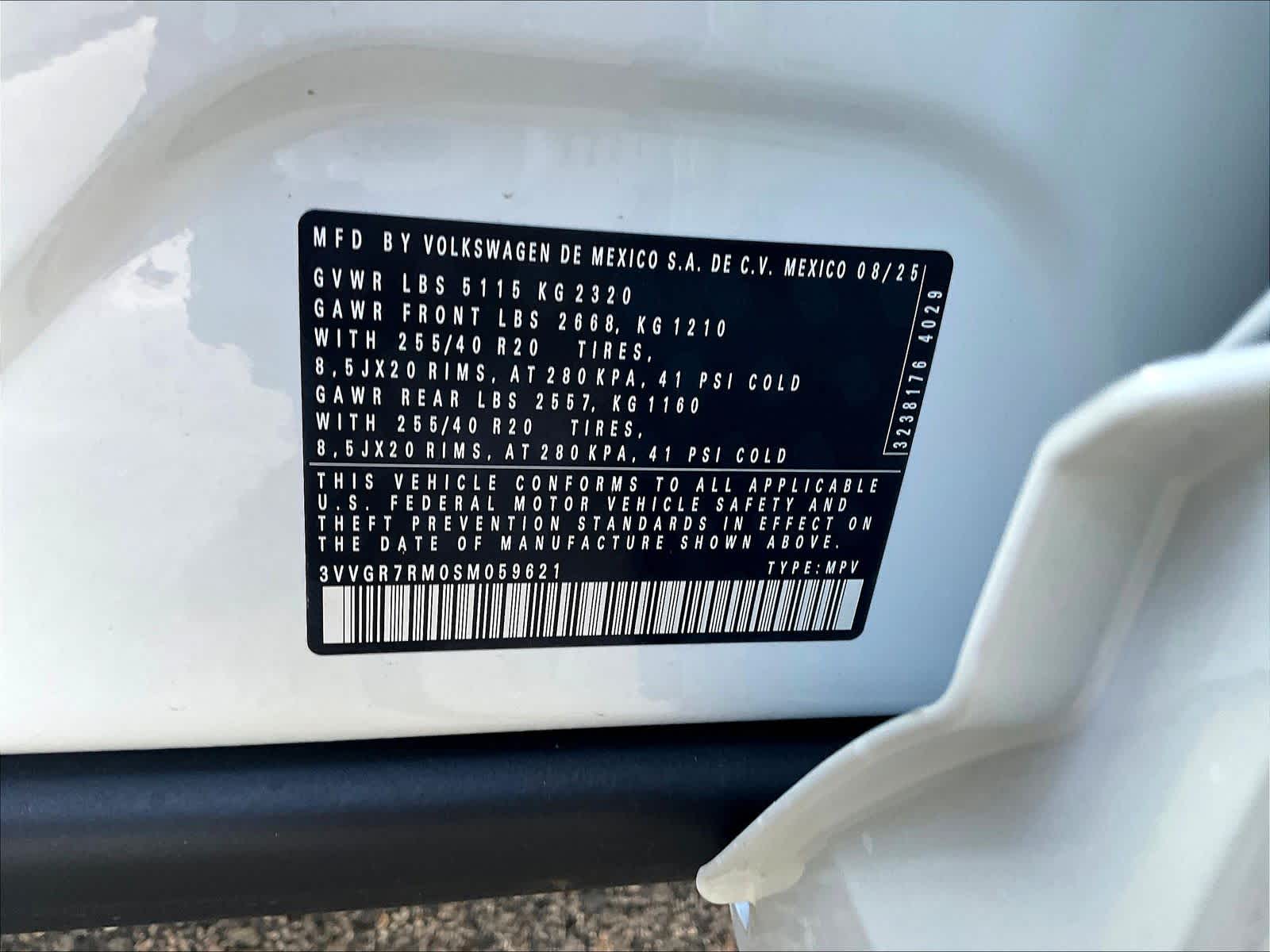 2025 Volkswagen Tiguan SE R-Line Black - Photo 17