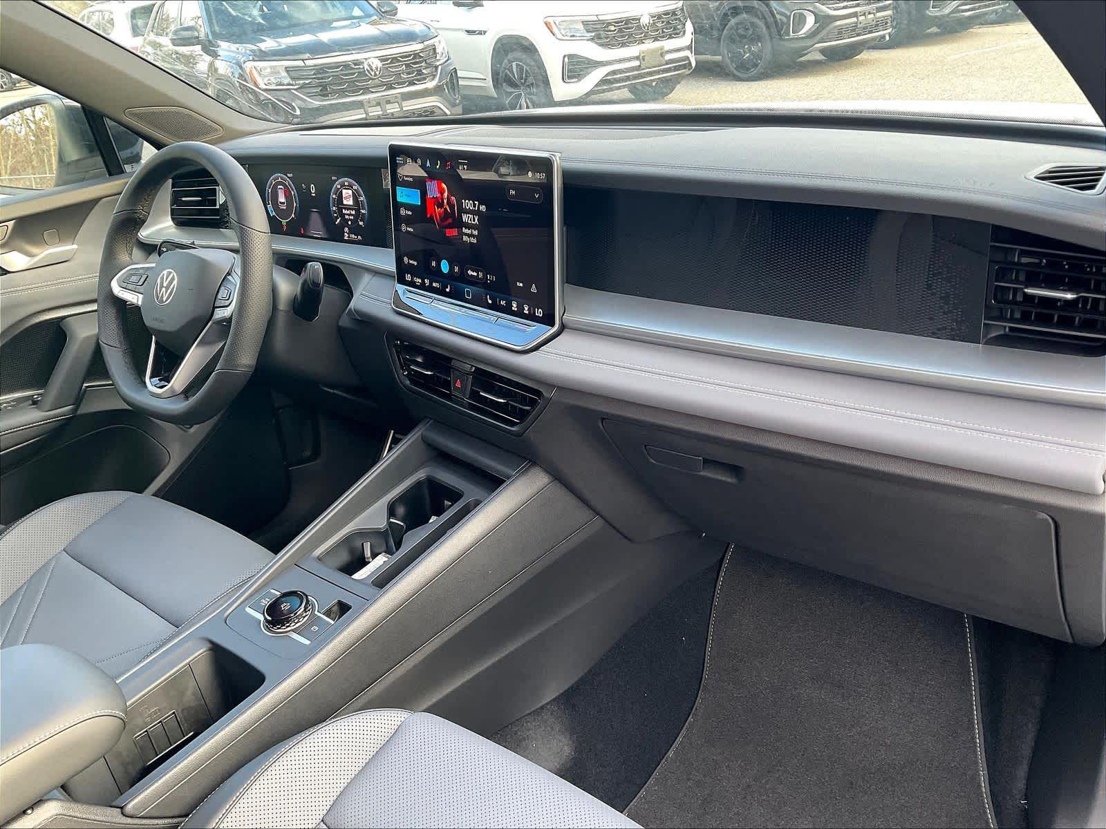 2025 Volkswagen Tiguan SE R-Line Black - Photo 10