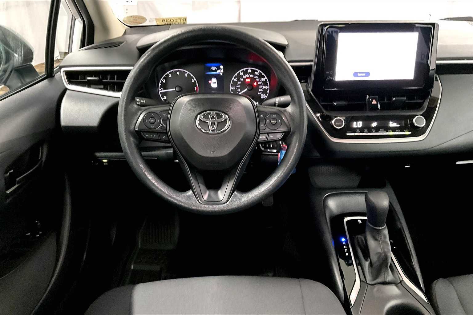 2024 Toyota Corolla LE - Photo 16