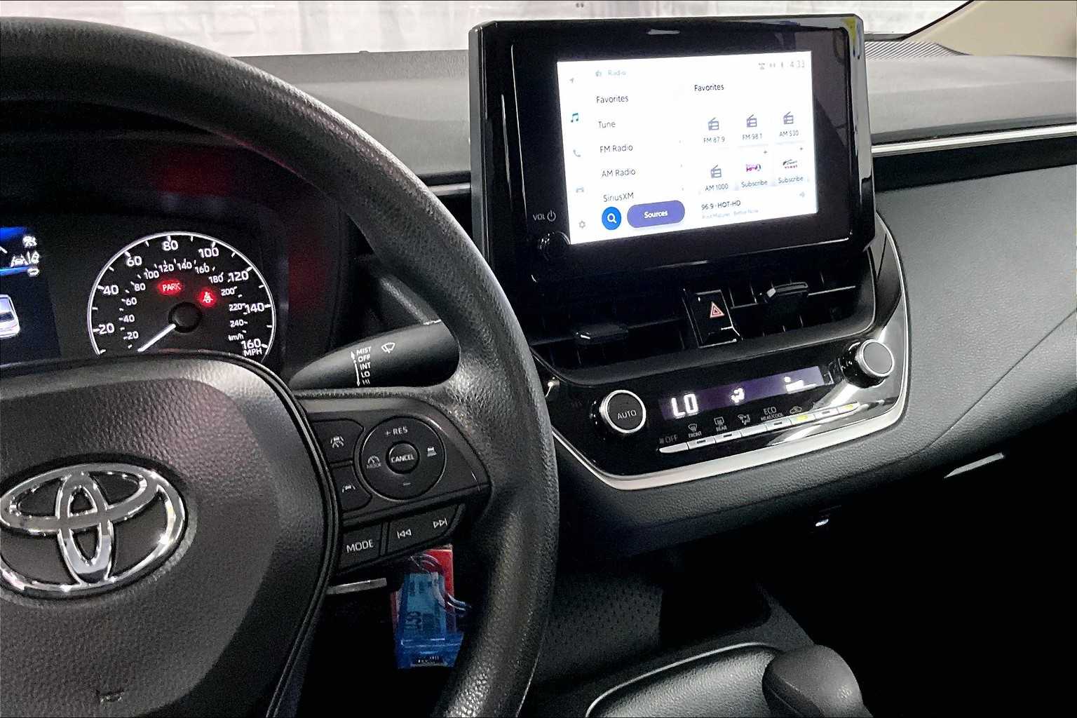 2024 Toyota Corolla LE - Photo 17