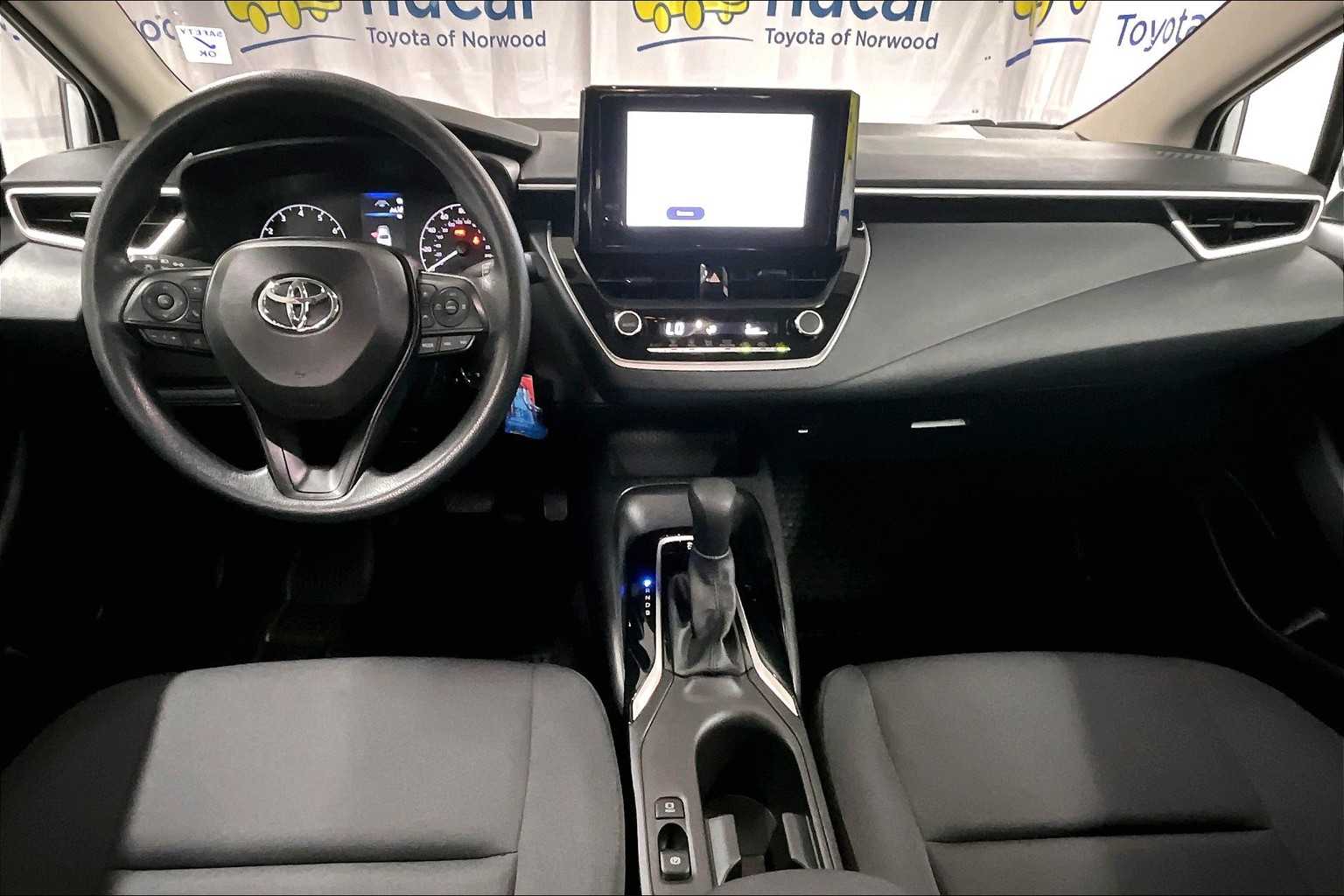 2024 Toyota Corolla LE - Photo 19