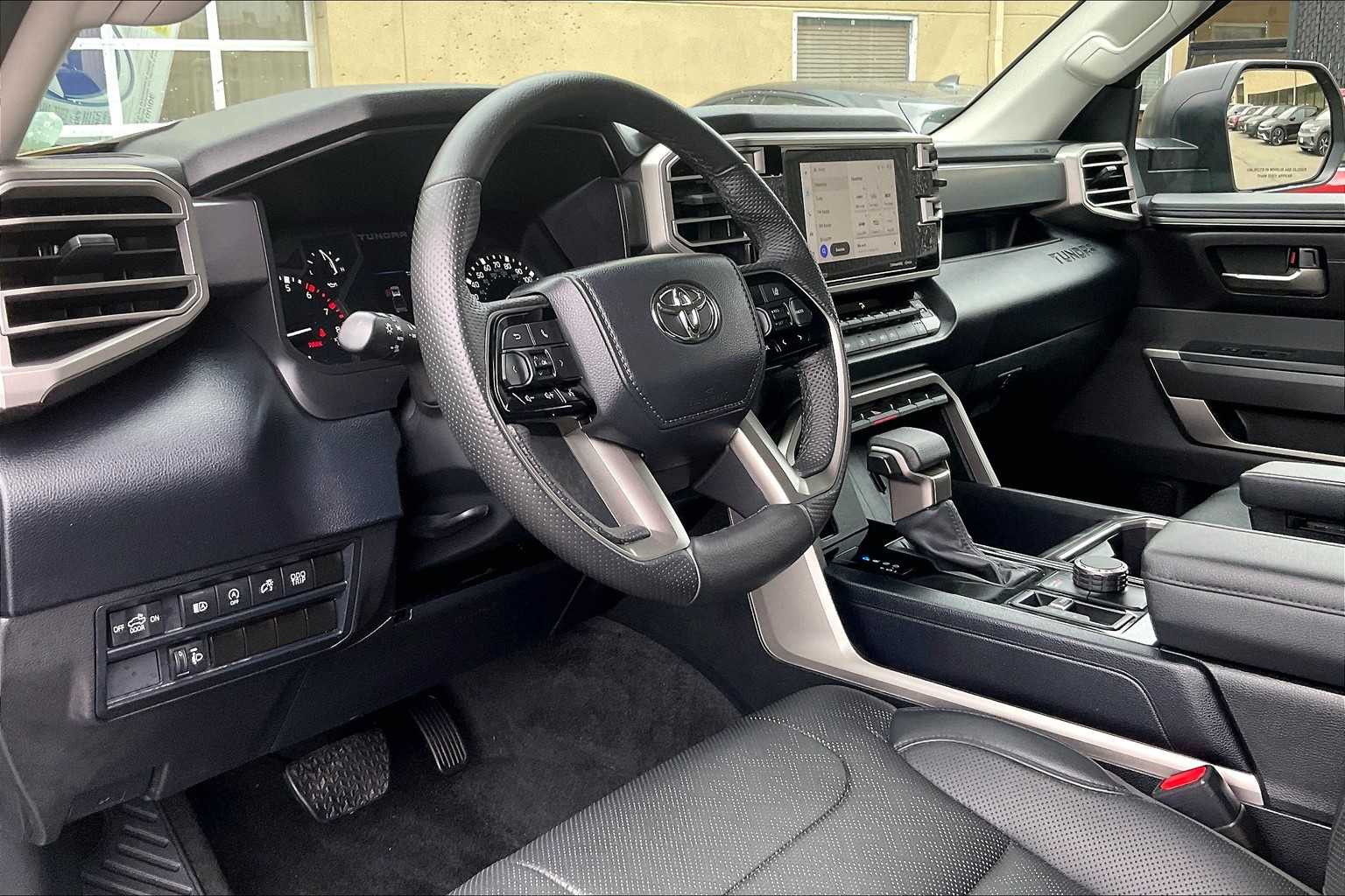 2024 Toyota Tundra SR5 - Photo 8