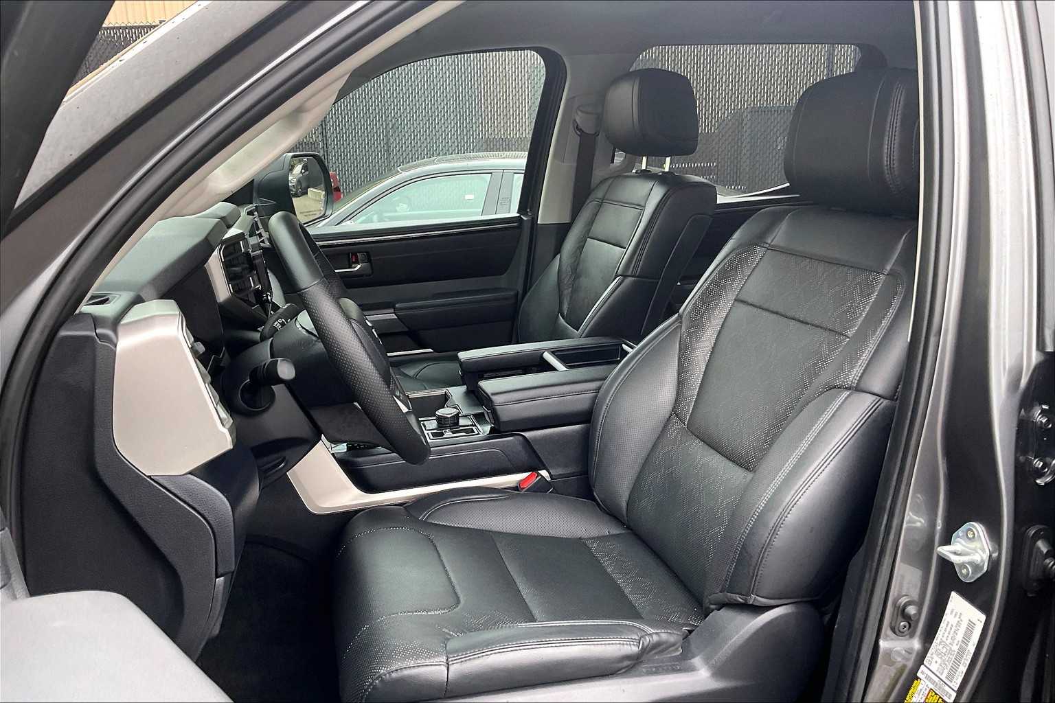 2024 Toyota Tundra SR5 - Photo 10