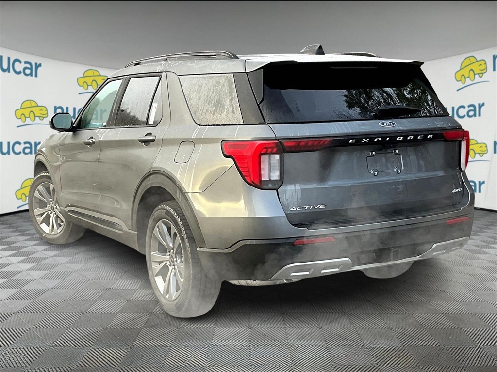 2026 Ford Explorer Active - Photo 4