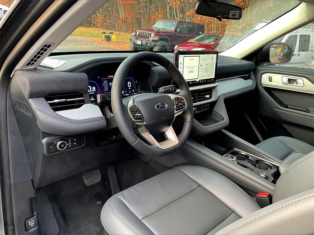 2026 Ford Explorer Active - Photo 7