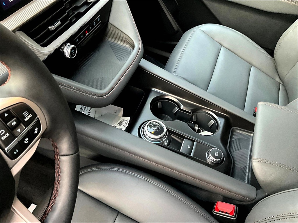 2026 Ford Explorer Active - Photo 9