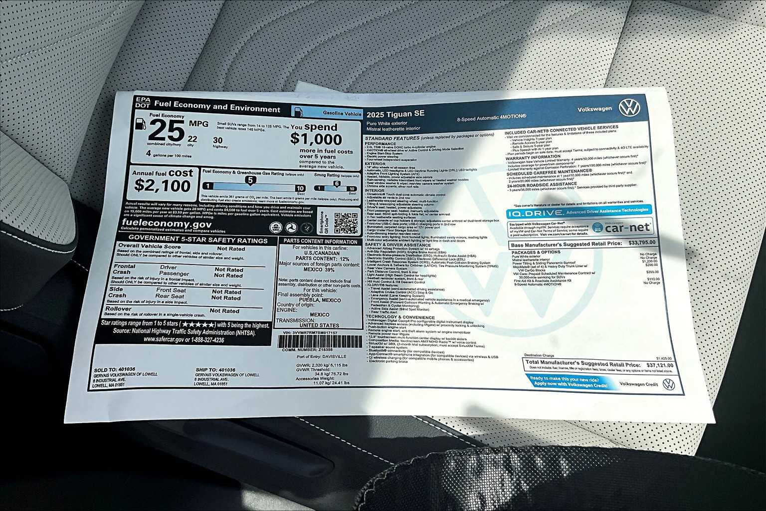 2025 Volkswagen Tiguan SE - Photo 18