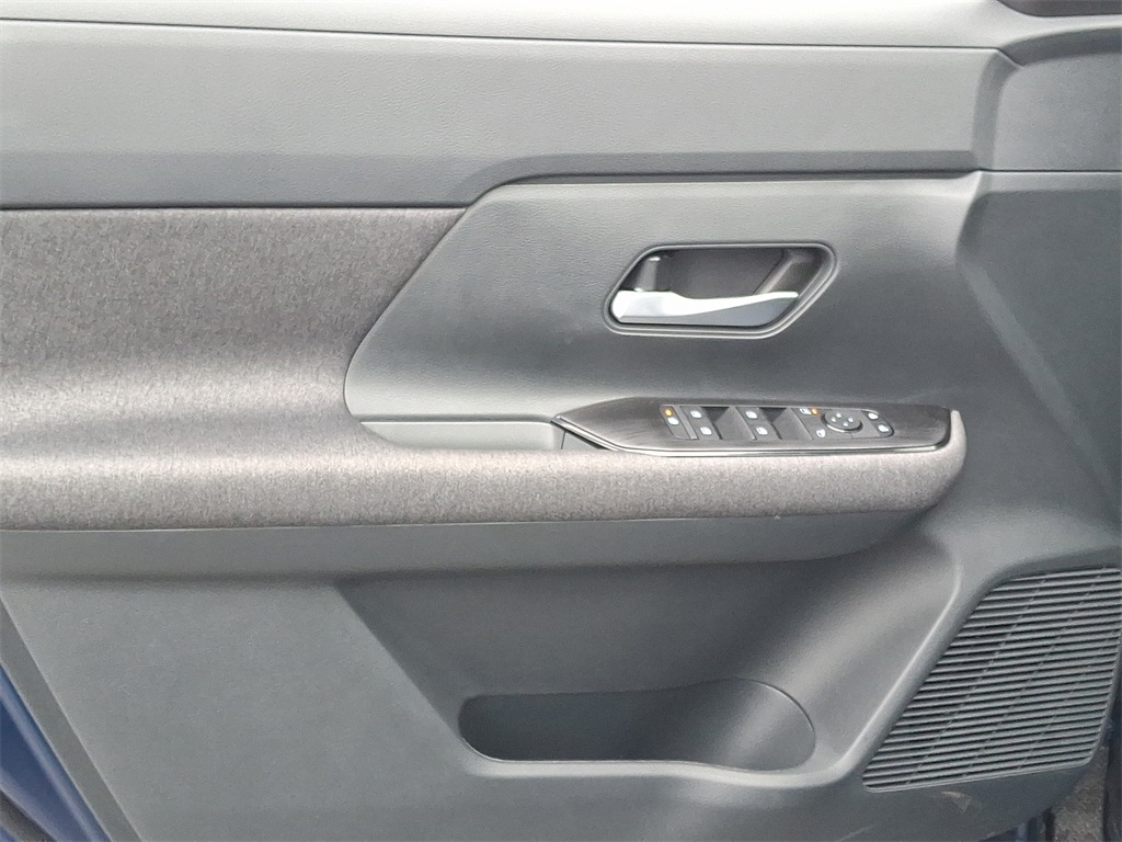 2026 Nissan Kicks SV - Photo 8