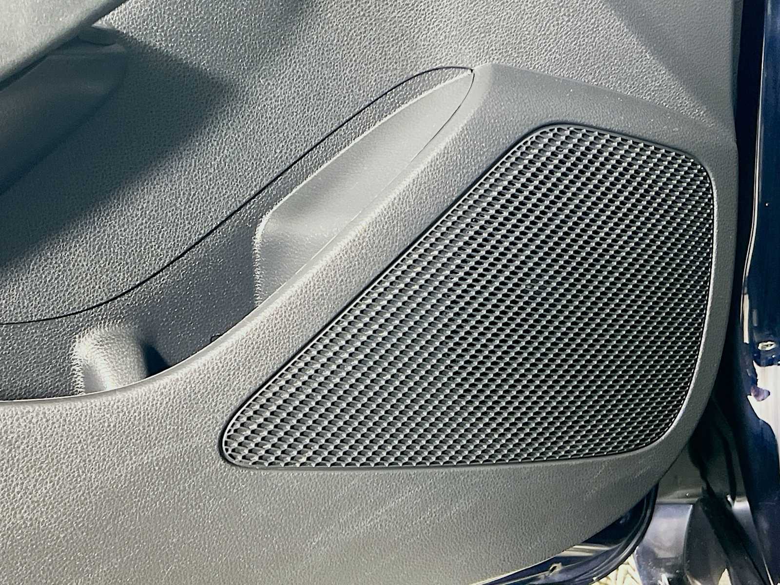 2022 Toyota Corolla LE - Photo 18