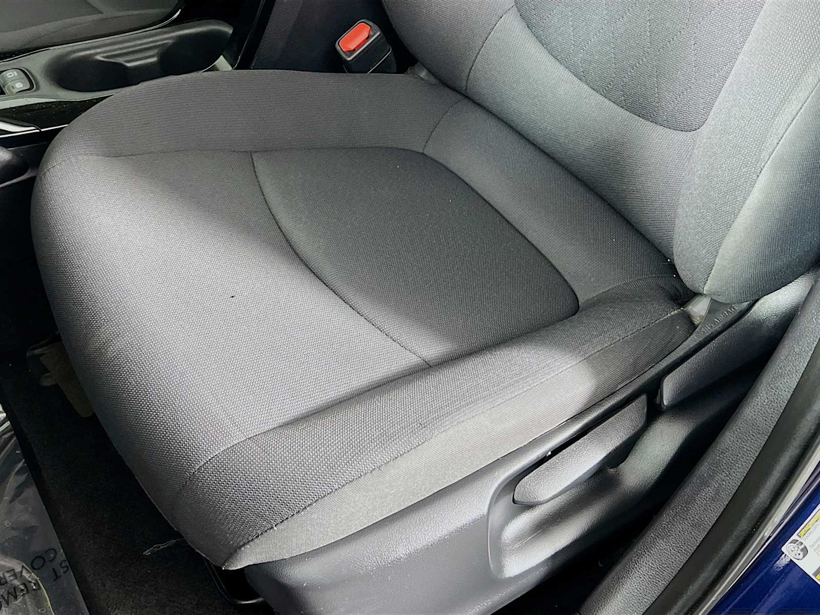 2022 Toyota Corolla LE - Photo 19