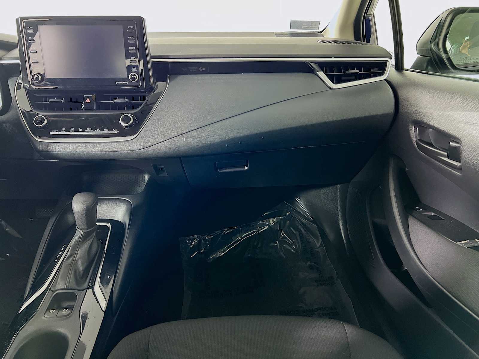 2022 Toyota Corolla LE - Photo 22