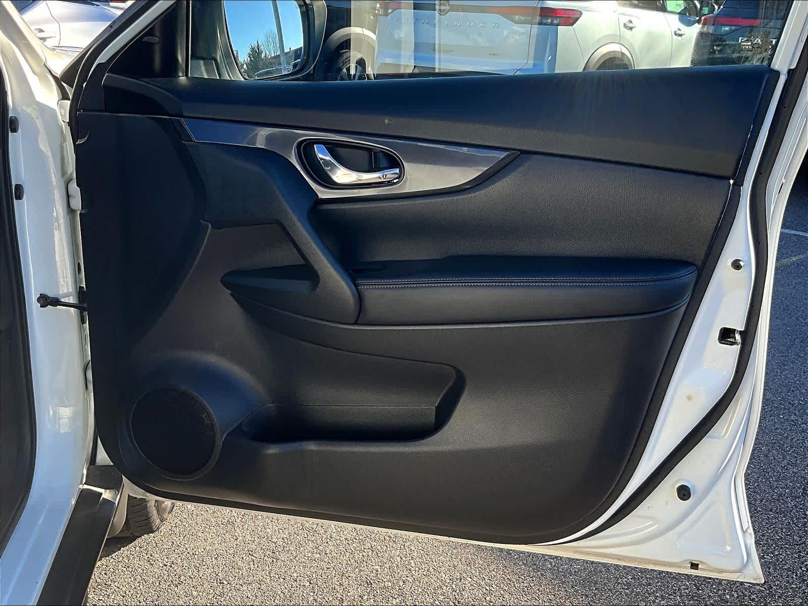 2018 Nissan Rogue SV - Photo 12