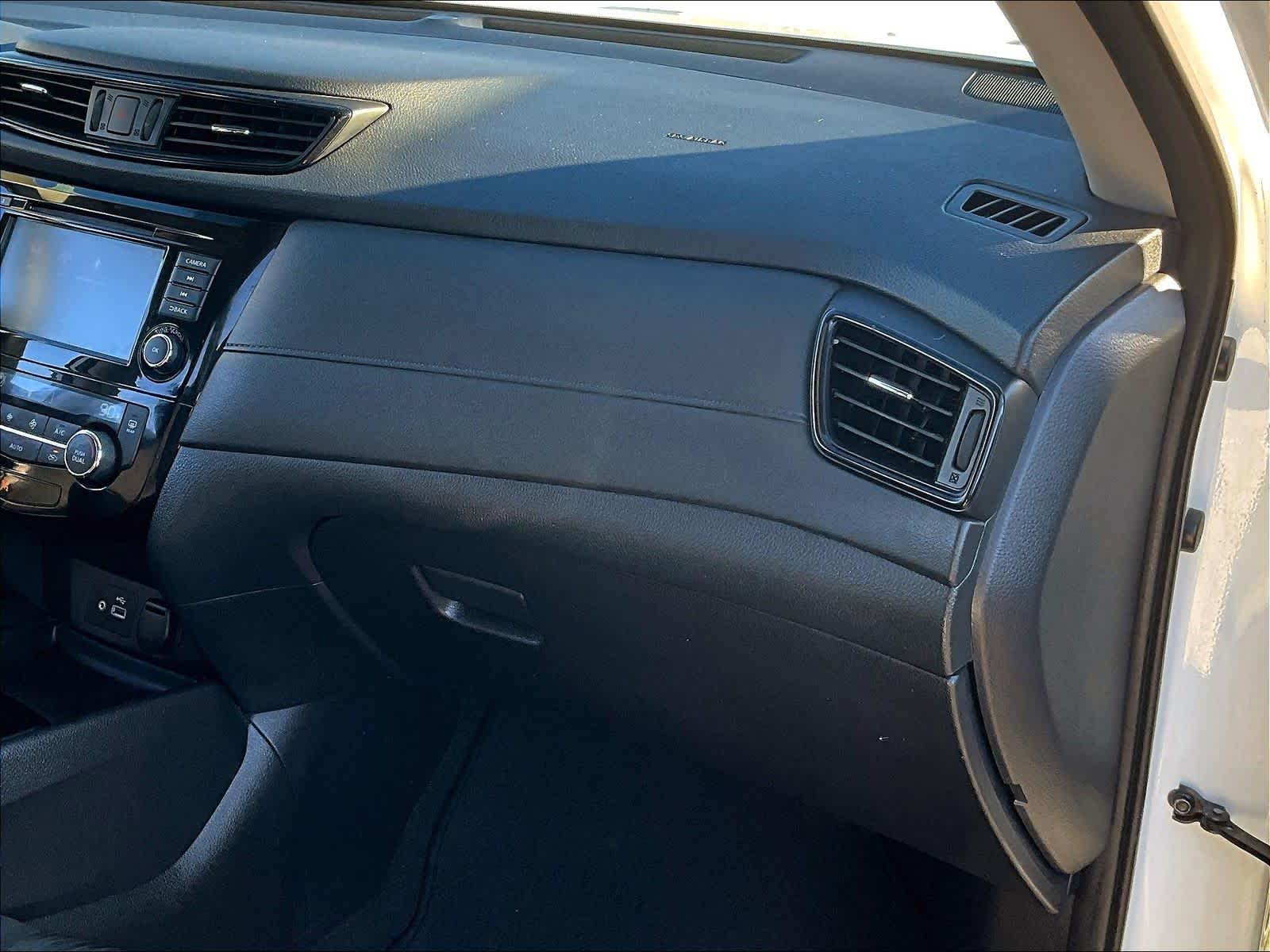 2018 Nissan Rogue SV - Photo 13