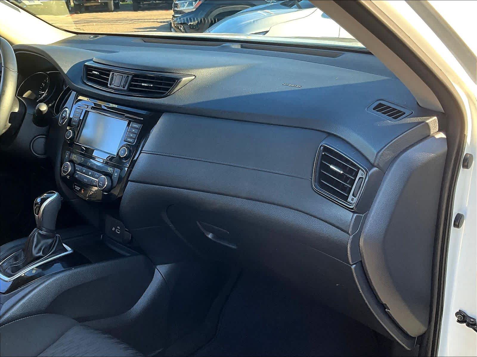 2018 Nissan Rogue SV - Photo 14