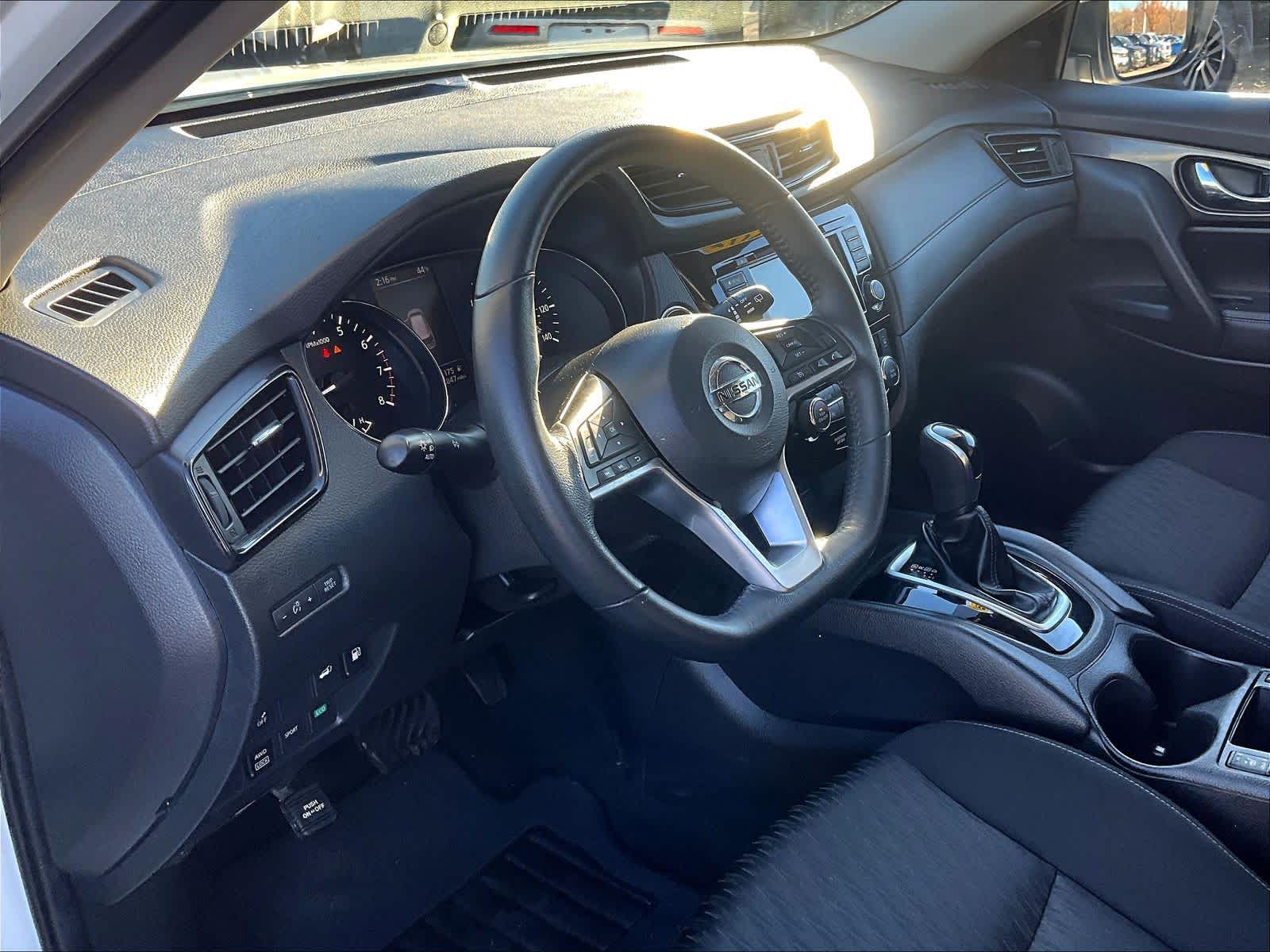 2018 Nissan Rogue SV - Photo 8