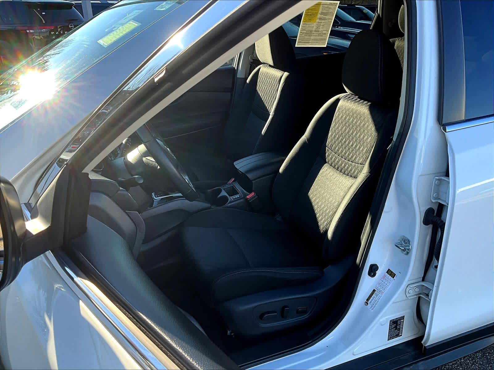 2018 Nissan Rogue SV - Photo 10