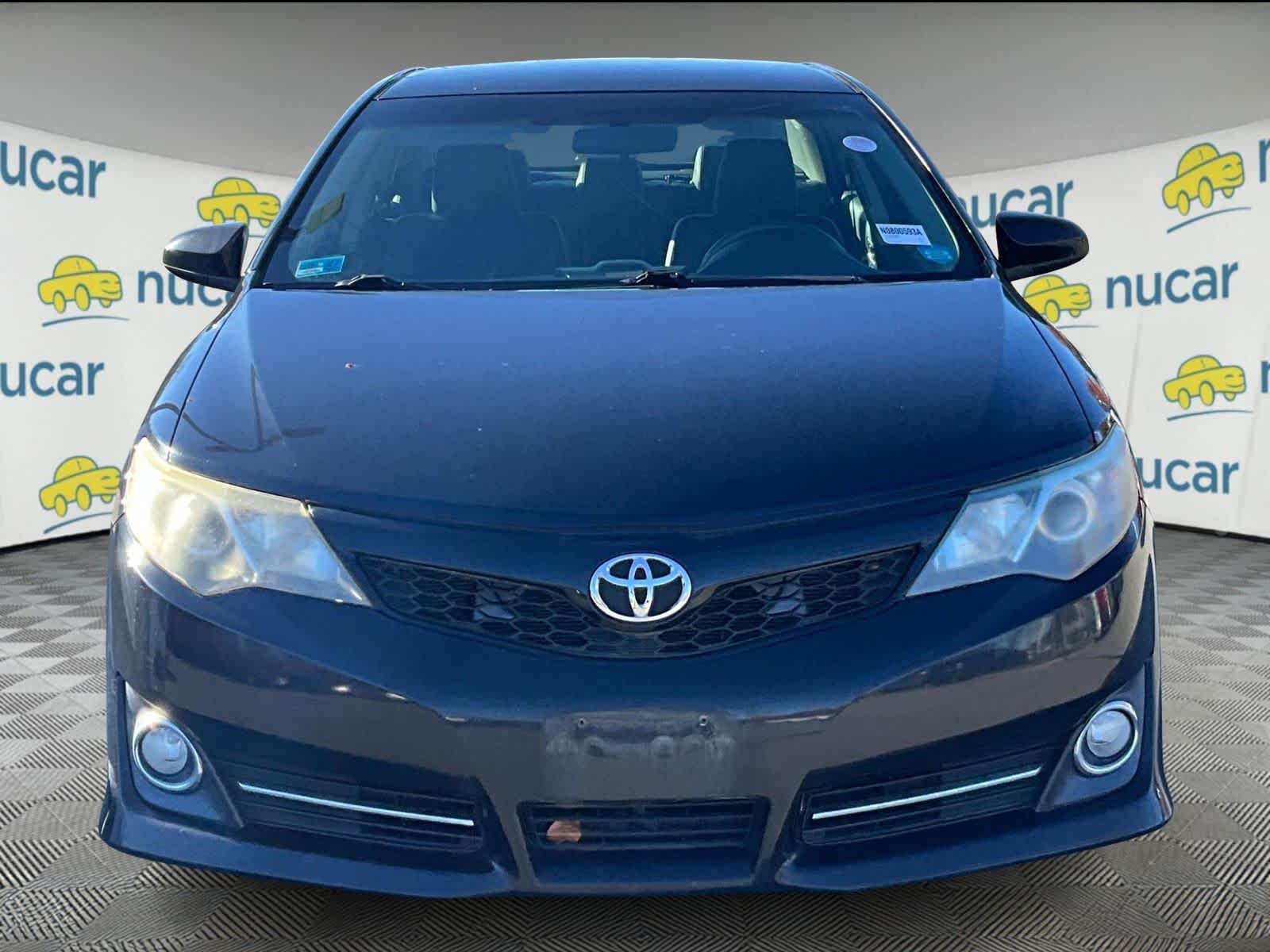 2012 Toyota Camry SE - Photo 2