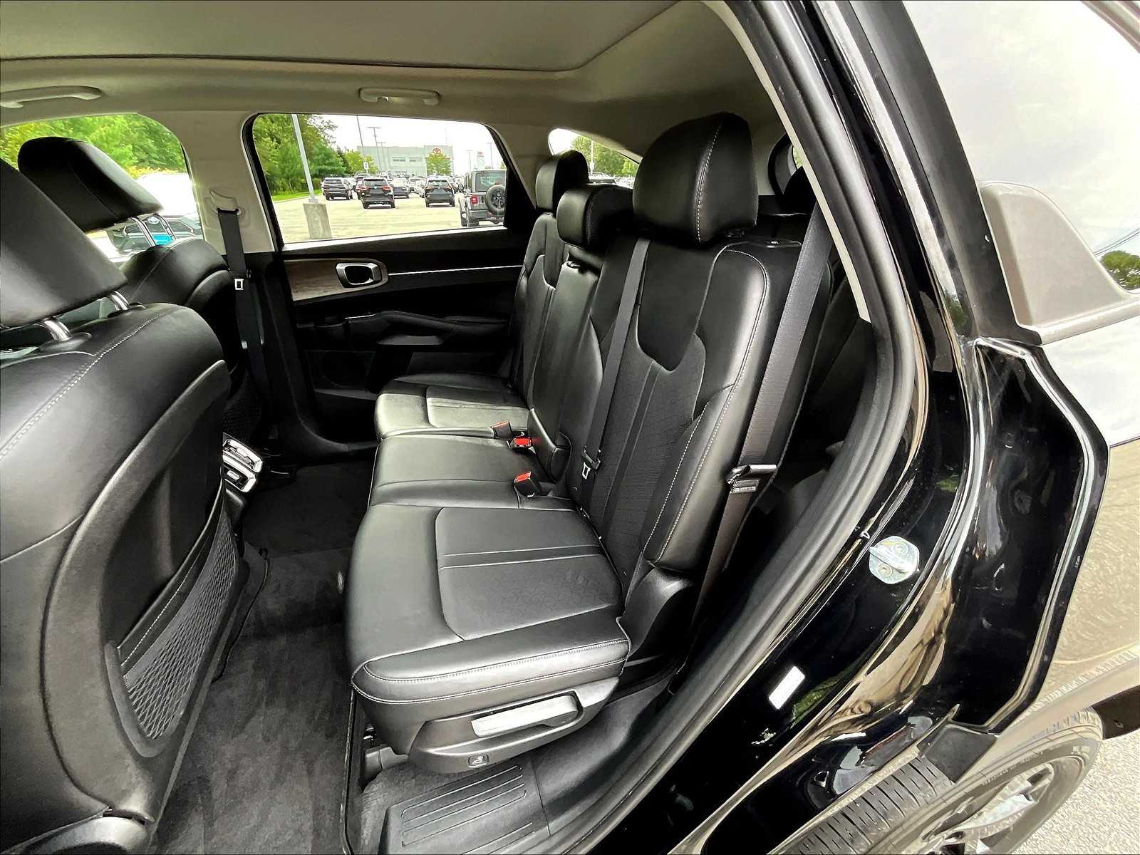 2022 Kia Sorento X-Line S - Photo 15