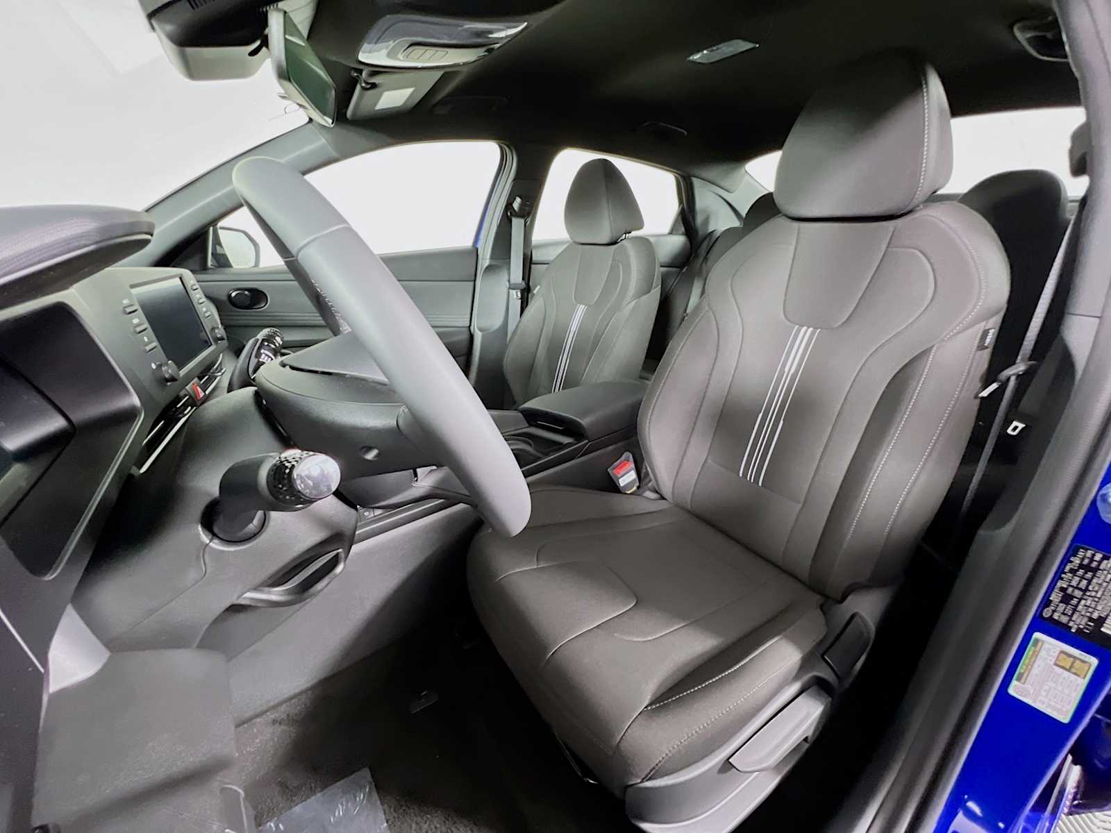 2025 Hyundai Elantra SEL Sport - Photo 12