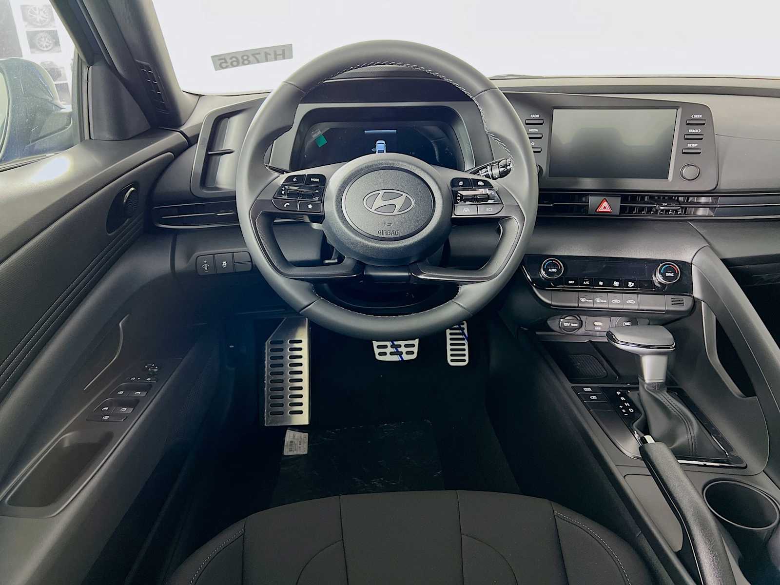 2025 Hyundai Elantra SEL Sport - Photo 14