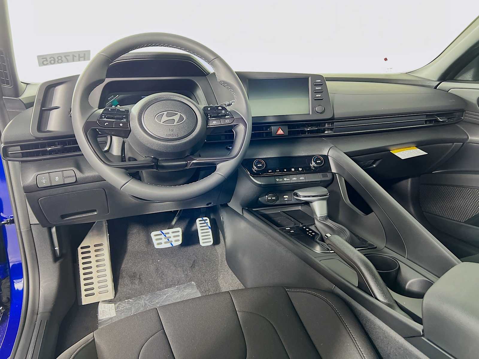 2025 Hyundai Elantra SEL Sport - Photo 6
