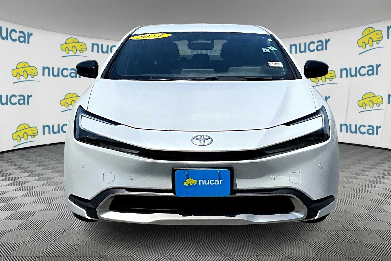 2024 Toyota Prius Prime SE - Photo 2