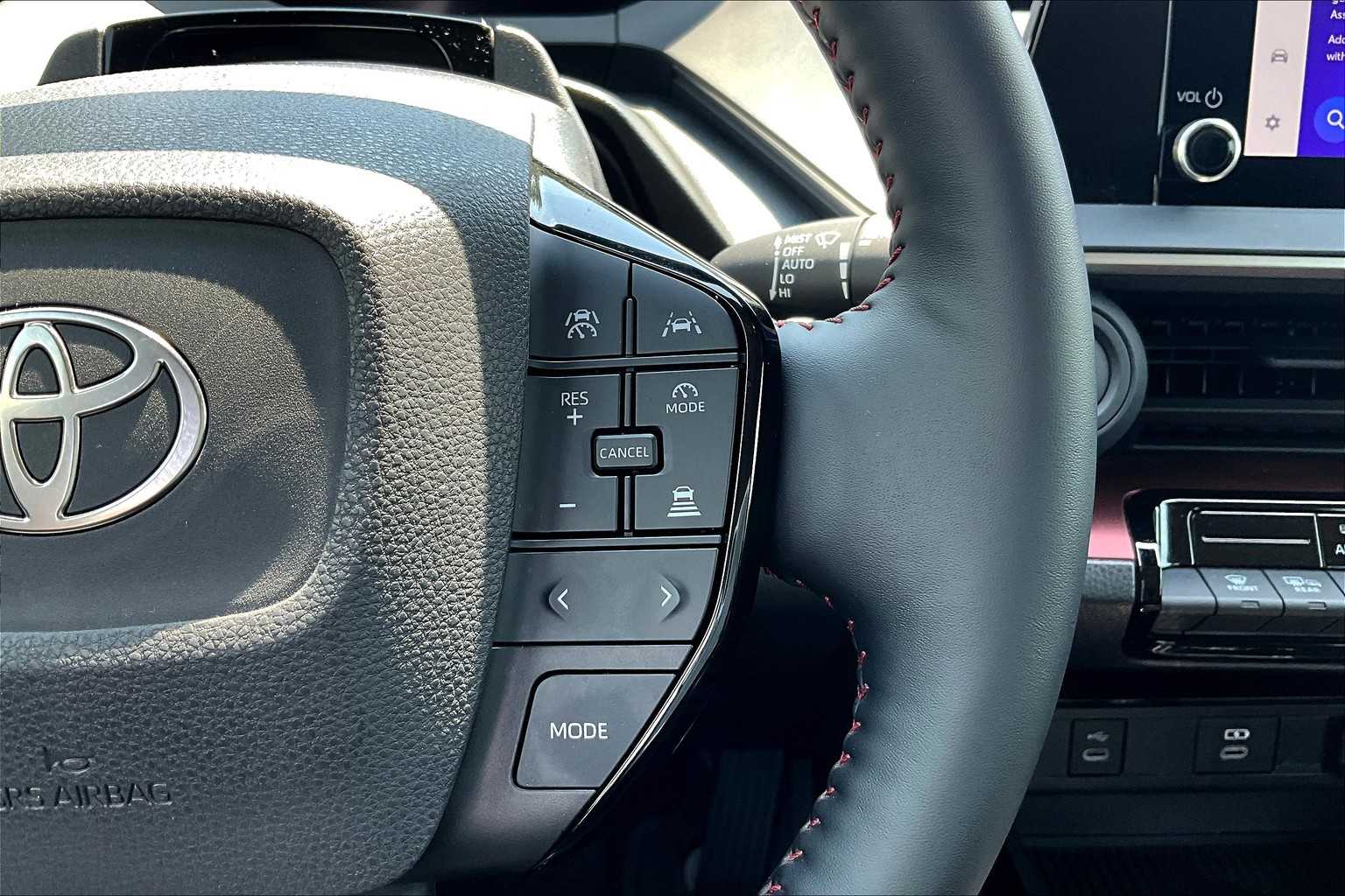 2024 Toyota Prius Prime SE - Photo 24