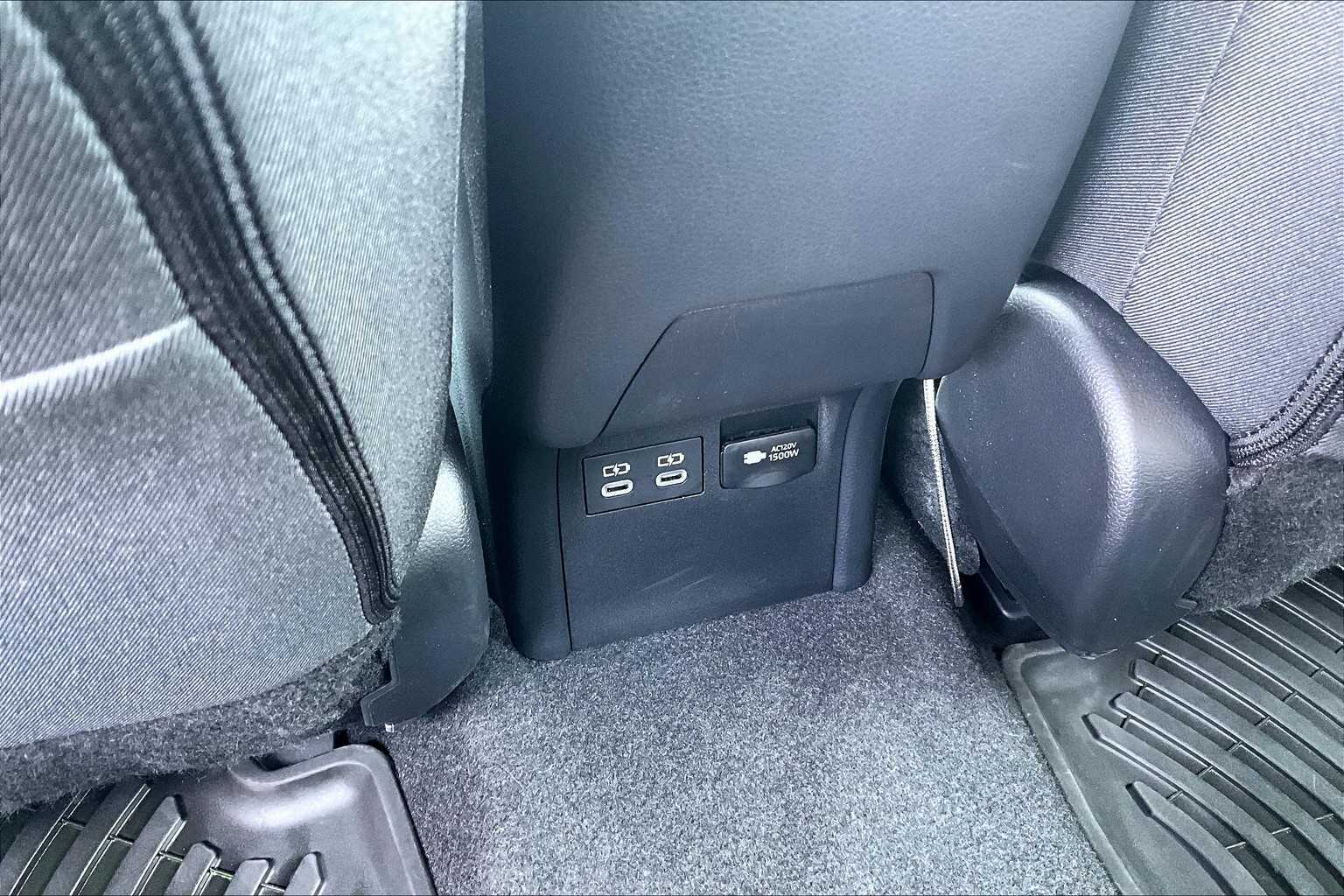 2024 Toyota Prius Prime SE - Photo 28