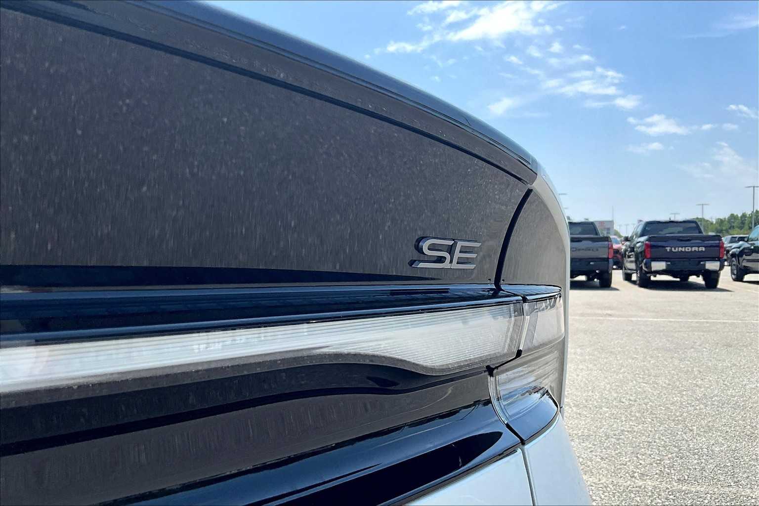 2024 Toyota Prius Prime SE - Photo 29