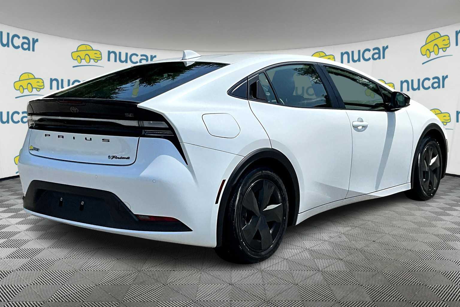 2024 Toyota Prius Prime SE - Photo 6