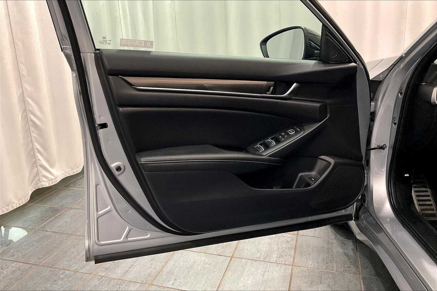 2022 Honda Accord Sport - Photo 9