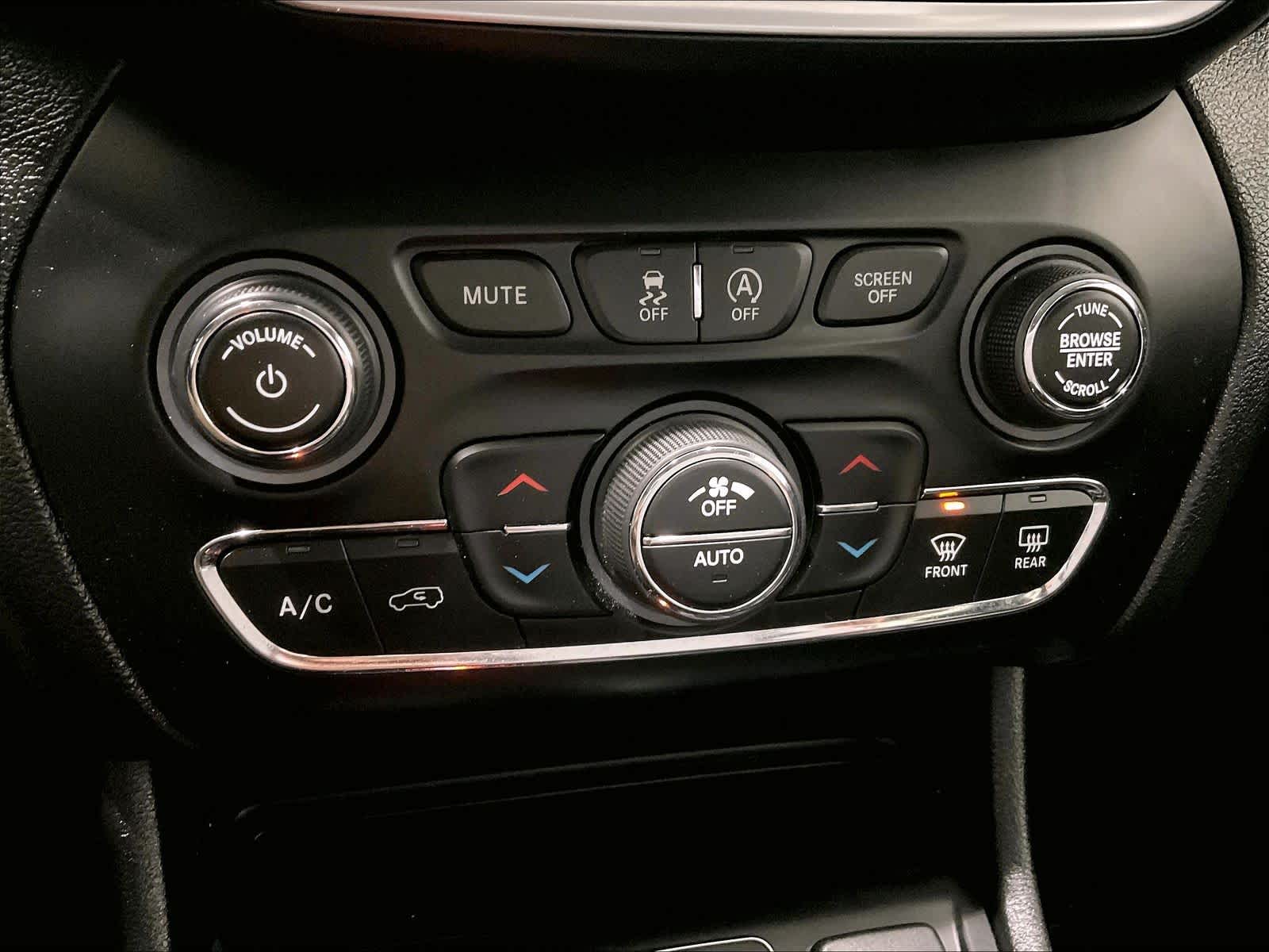 2022 Jeep Cherokee Trailhawk - Photo 25