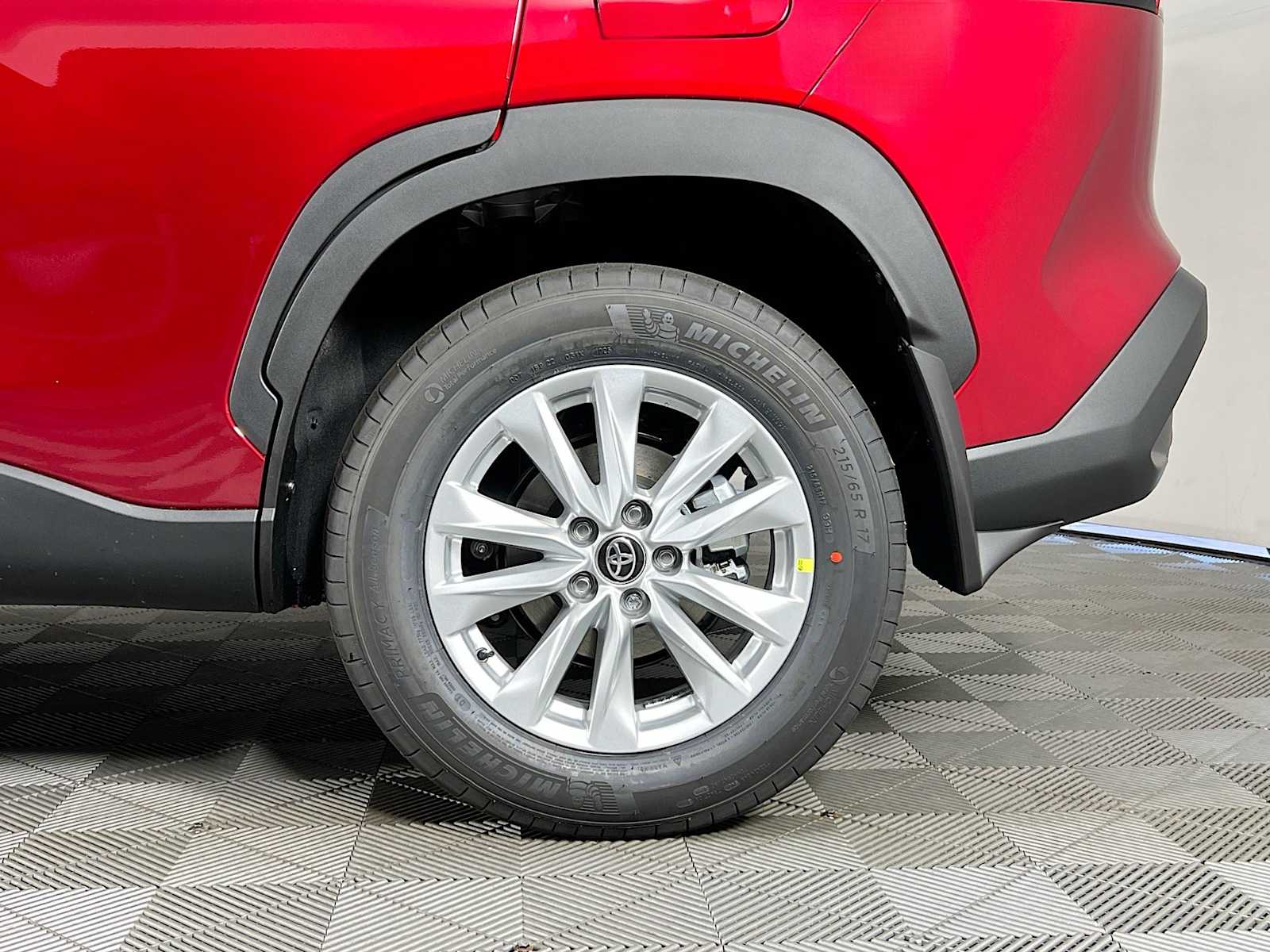 2025 Toyota Corolla Cross LE - Photo 19