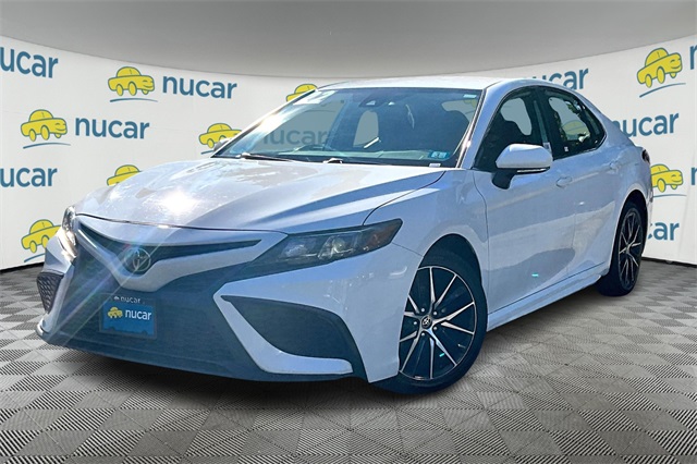 2022 Toyota Camry SE - Photo 12