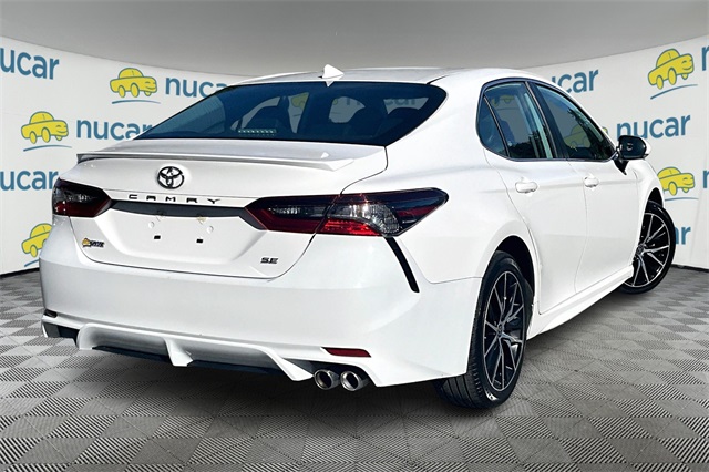 2022 Toyota Camry SE - Photo 13