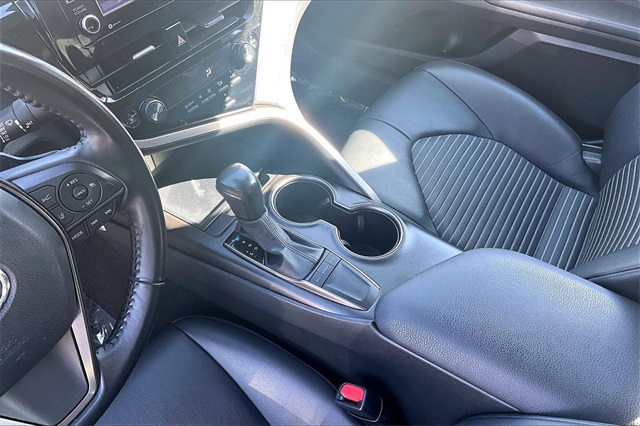 2022 Toyota Camry SE - Photo 15